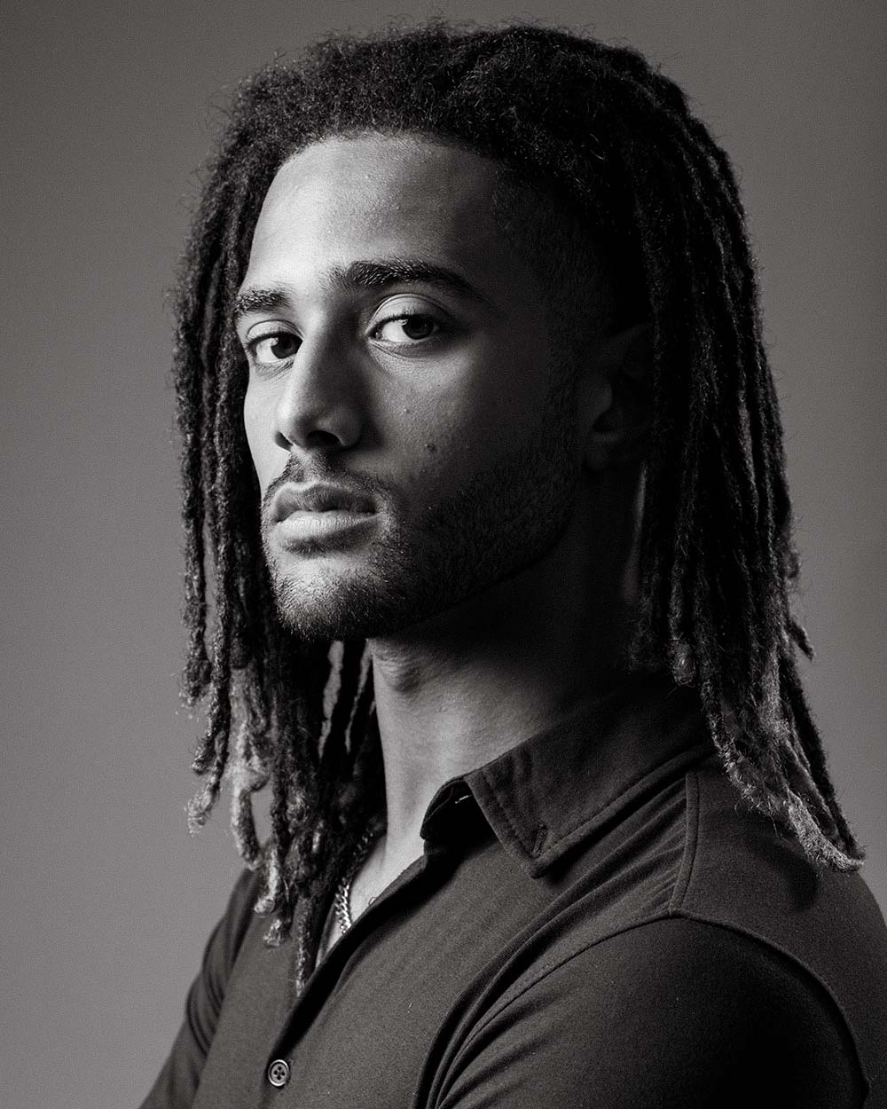 B&W headshot, Creative headshot of business professional, shot in studio by Karen Divorty Photographer. Based Leamington Spa, Warwickshire, UK